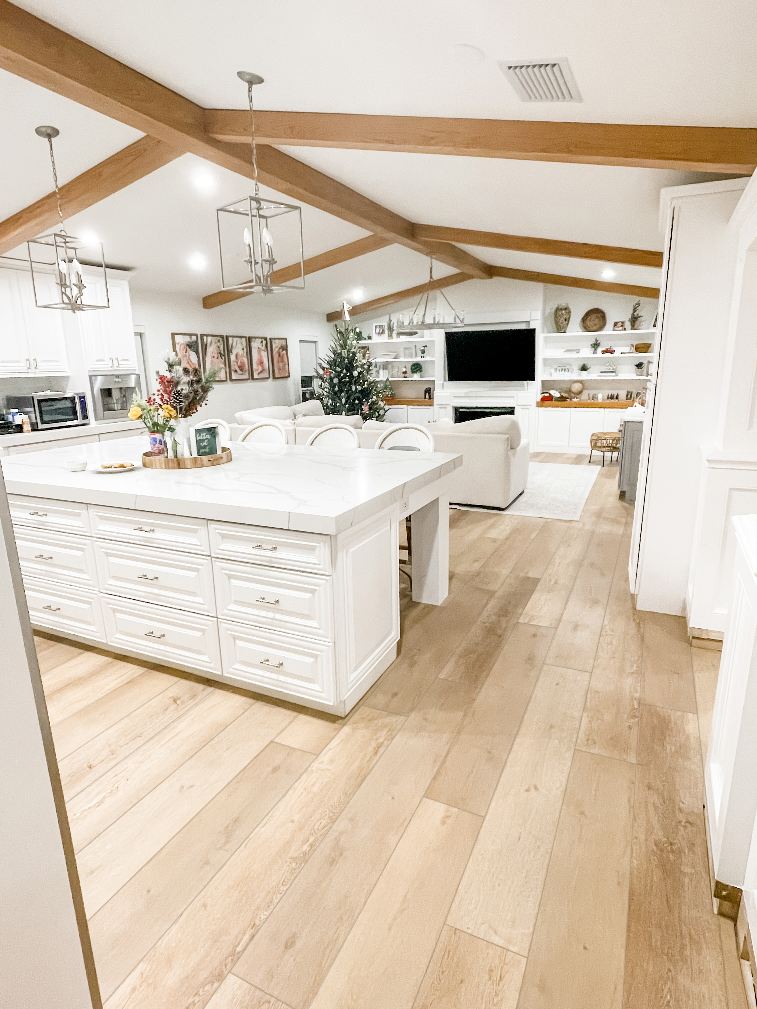 Laguna Sand CALI Vinyl Legends - Warm Coastal Flooring